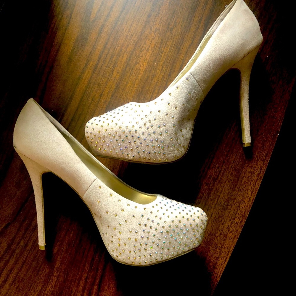 Sparkly tan heels!